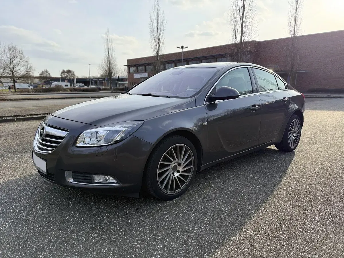 Gebraucht Opel Insignia OPC 260 PS (191 kW) 2009 Silber Limousine