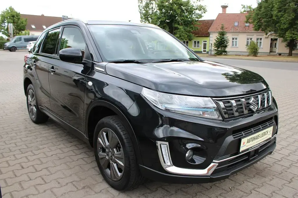 Gebraucht Suzuki Vitara Comfort 129 PS (94 kW) 2022 Schwarz SUV