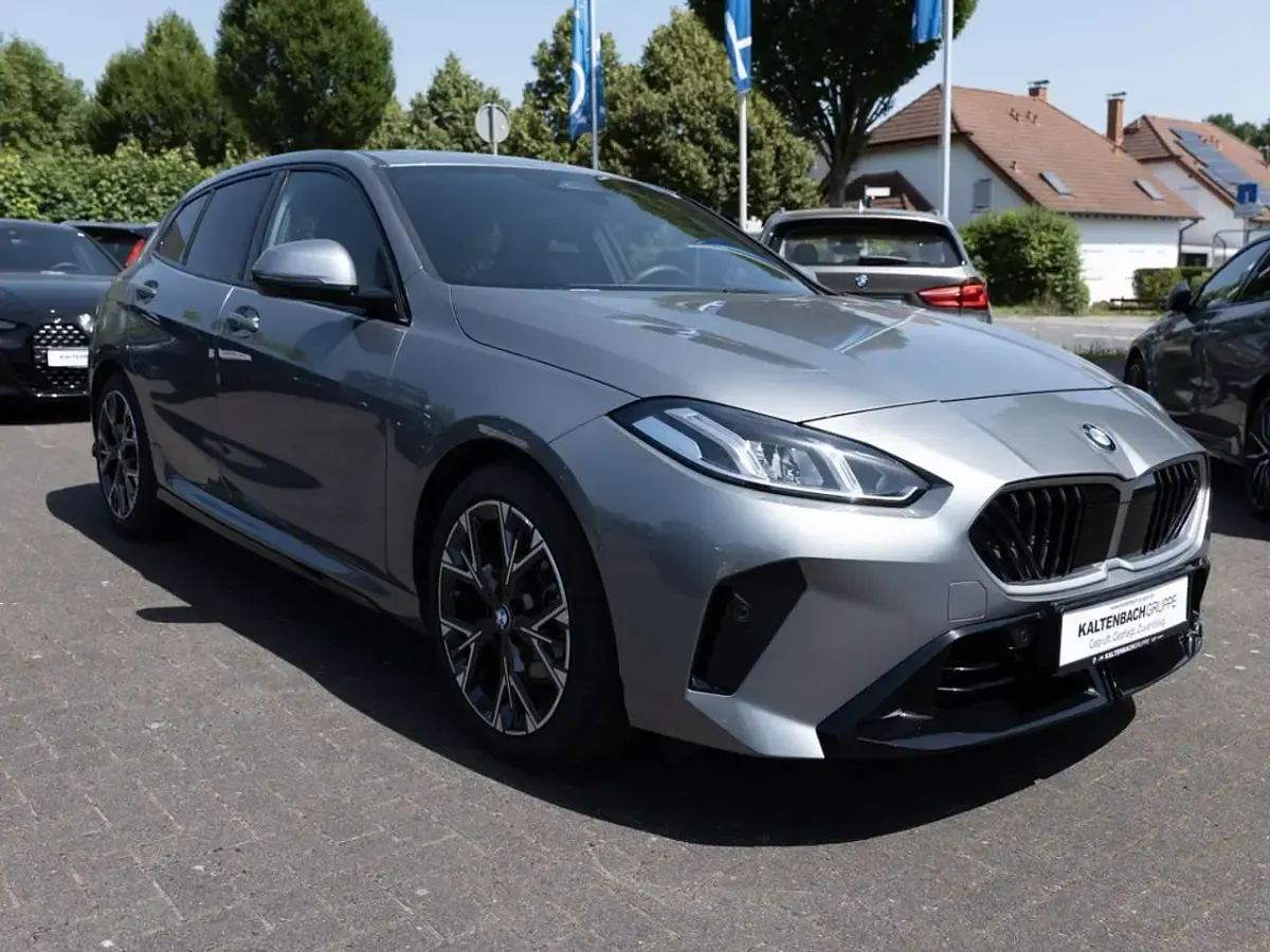 Gebraucht BMW 120 M Sport 170 PS (125 kW) 2026 Grau Kleinwagen