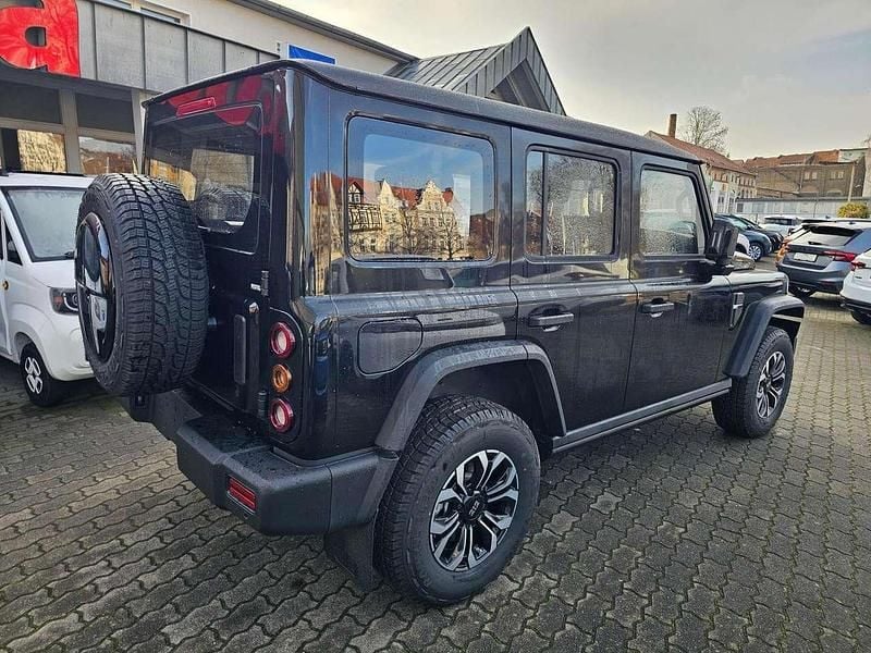 Gebraucht BAW 212 166 PS (122 kW) 2026 Schwarz SUV