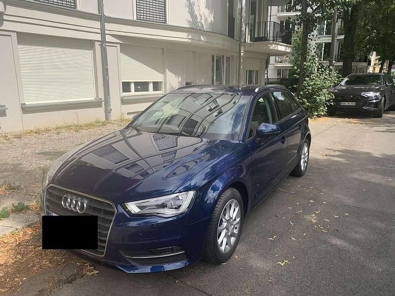 Gebraucht Audi A3 Attraction 125 PS (91 kW) 2016 Blau Kombi
