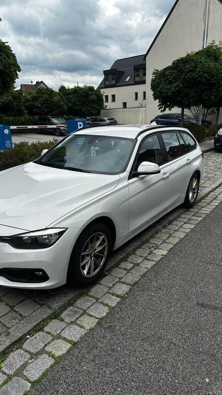 Weiß Gebraucht 2015 BMW 316 Kombi | 5.950 € (Guter Preis) - Bild 1/4