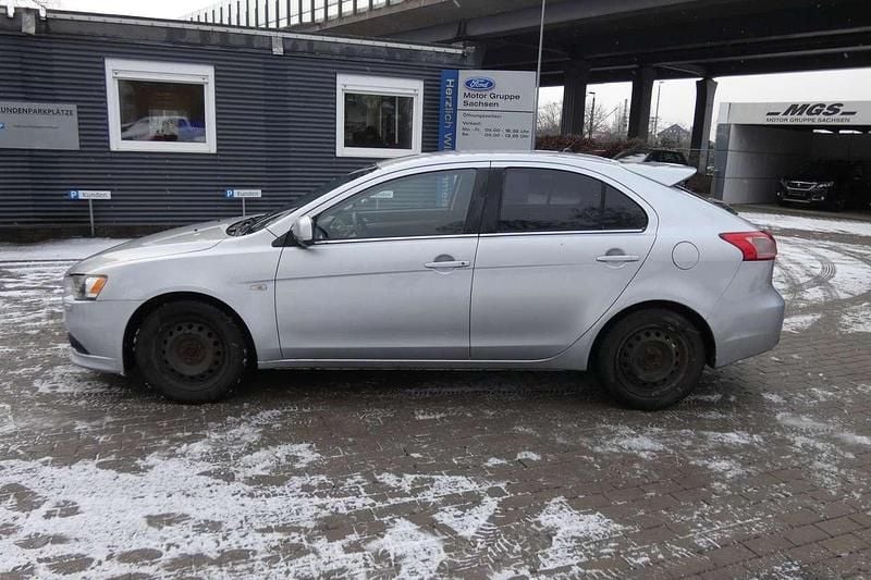 Gebraucht Mitsubishi Lancer Edition 117 PS (86 kW) 2010 Coolsilber (m) Limousine
