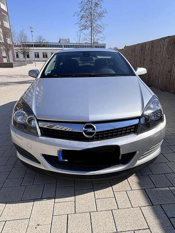 Gebraucht Opel Astra 103 PS (75 kW) 2008 Coupé