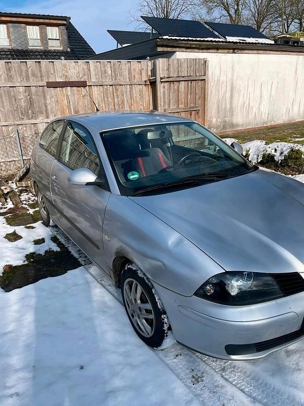 Gebraucht Seat Ibiza 64 PS (47 kW) 2003 Silber Kleinwagen