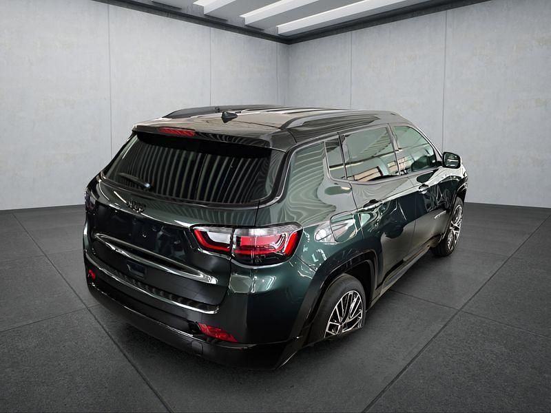 Neu Jeep Compass Summit 131 PS (96 kW) 2025 Blau SUV