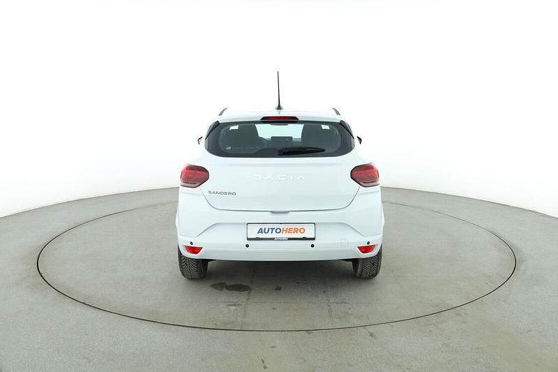 Gebraucht Dacia Sandero Essentiel 91 PS (66 kW) 2024 Weiß Limousine