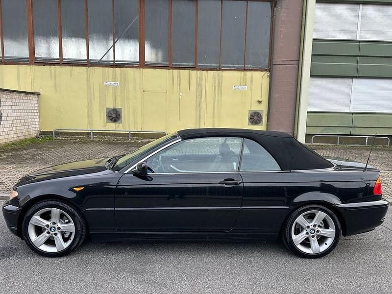 Schwarz Gebraucht 2006 BMW 320 Cabriolet Sport Line Cabrio | 7.999 € (Superpreis) - Bild 1/4