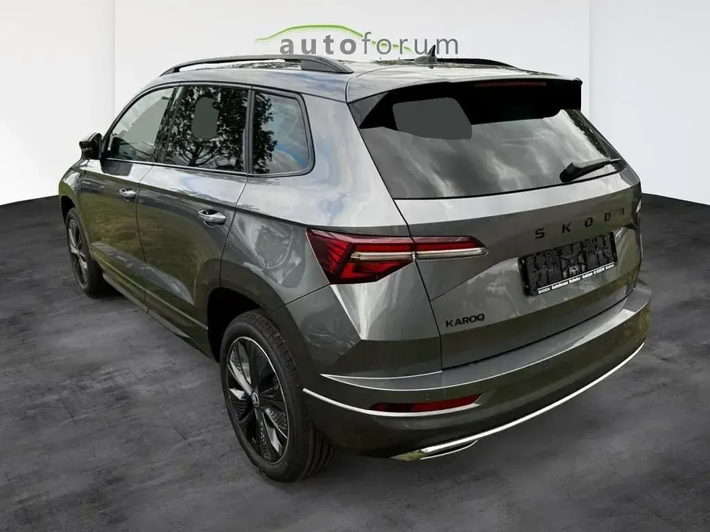 Neu Skoda Karoq SportLine 150 PS (110 kW) 2026 Graphitegrau metallic SUV