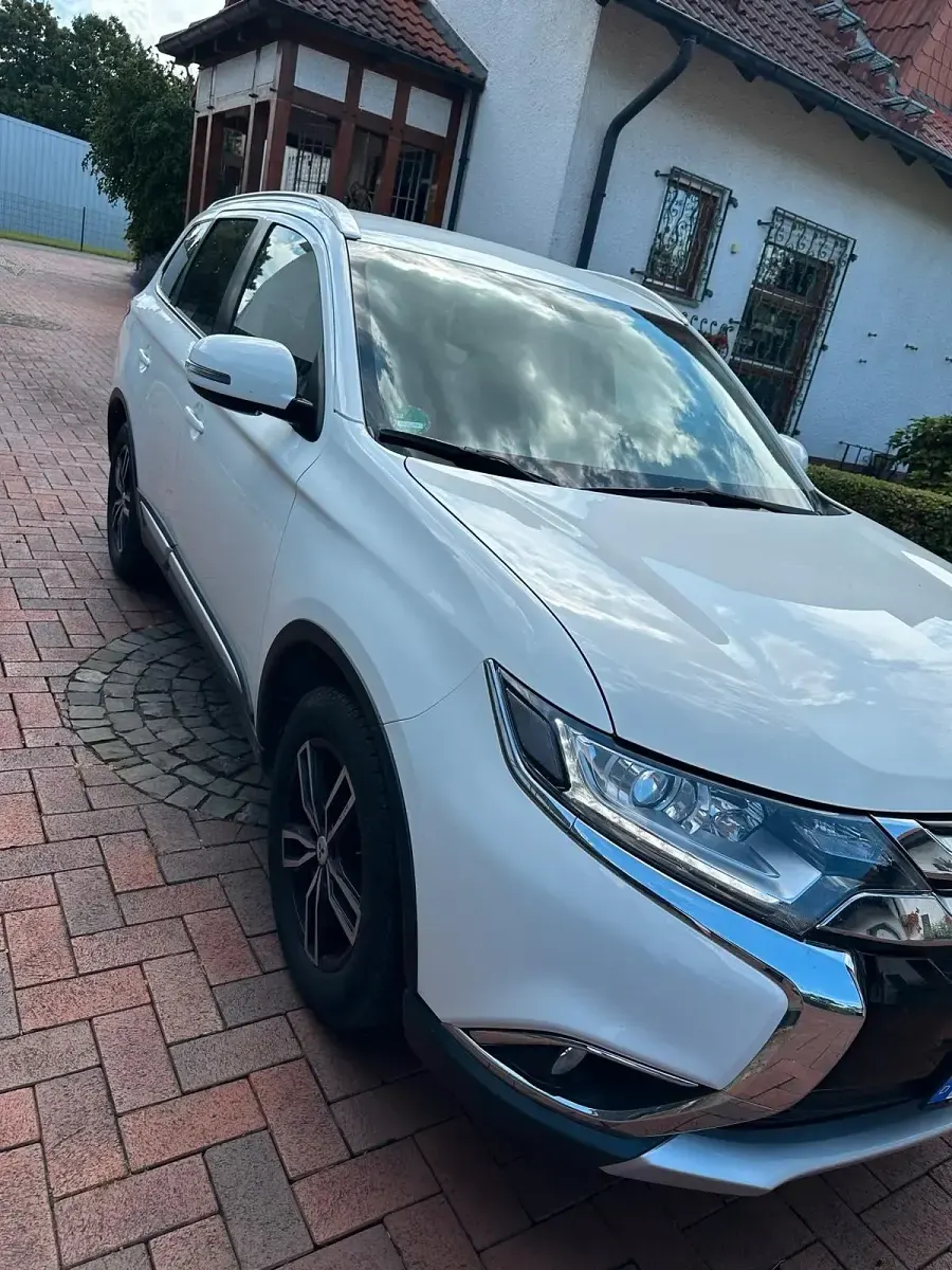 Gebraucht Mitsubishi Outlander 150 PS (110 kW) 2019 Weiß SUV