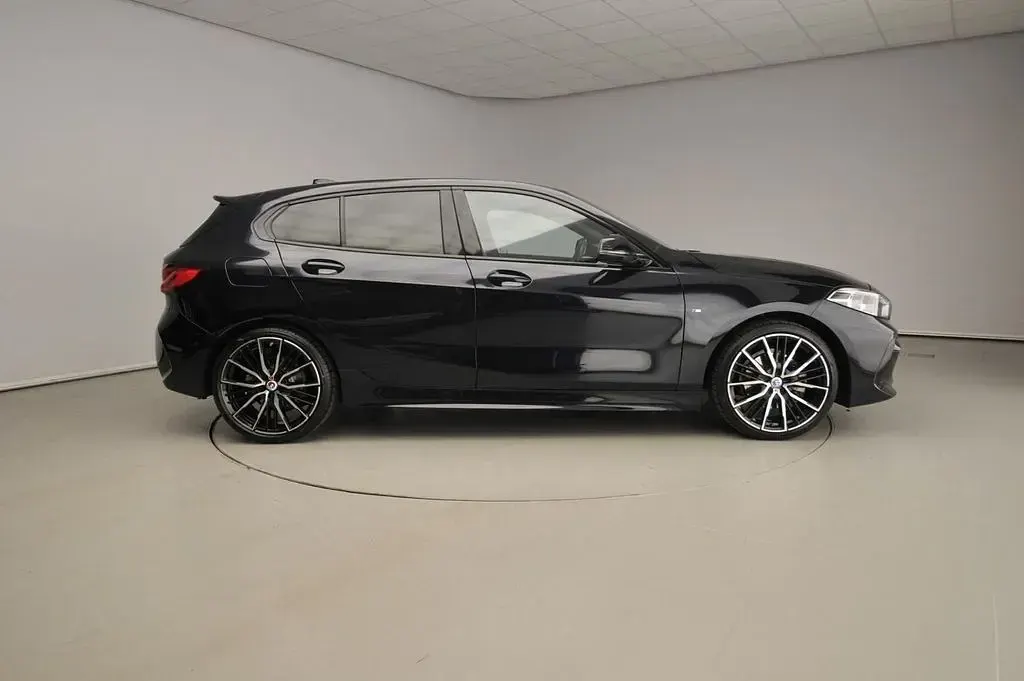 Gebraucht BMW 118 Performance 136 PS (100 kW) 2022 Schwarz Kleinwagen