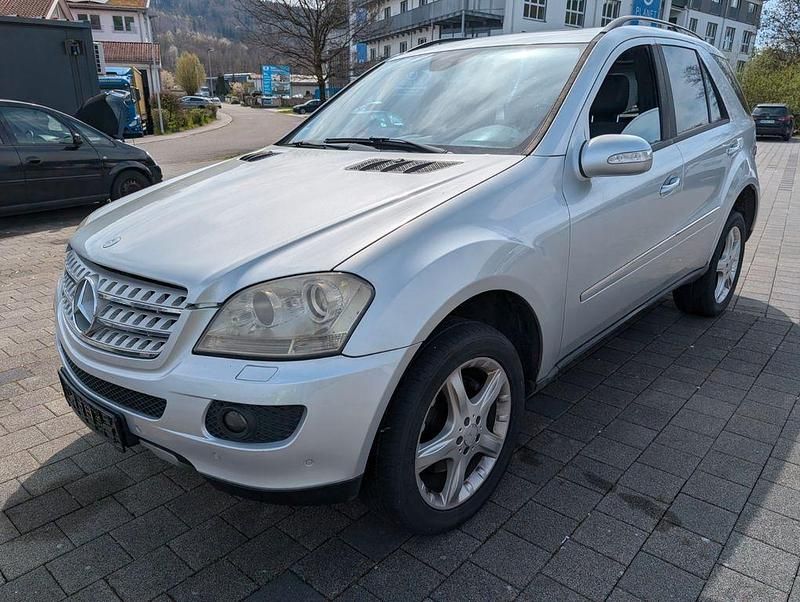 Gebraucht Mercedes ML280 190 PS (139 kW) 2006 Silber SUV