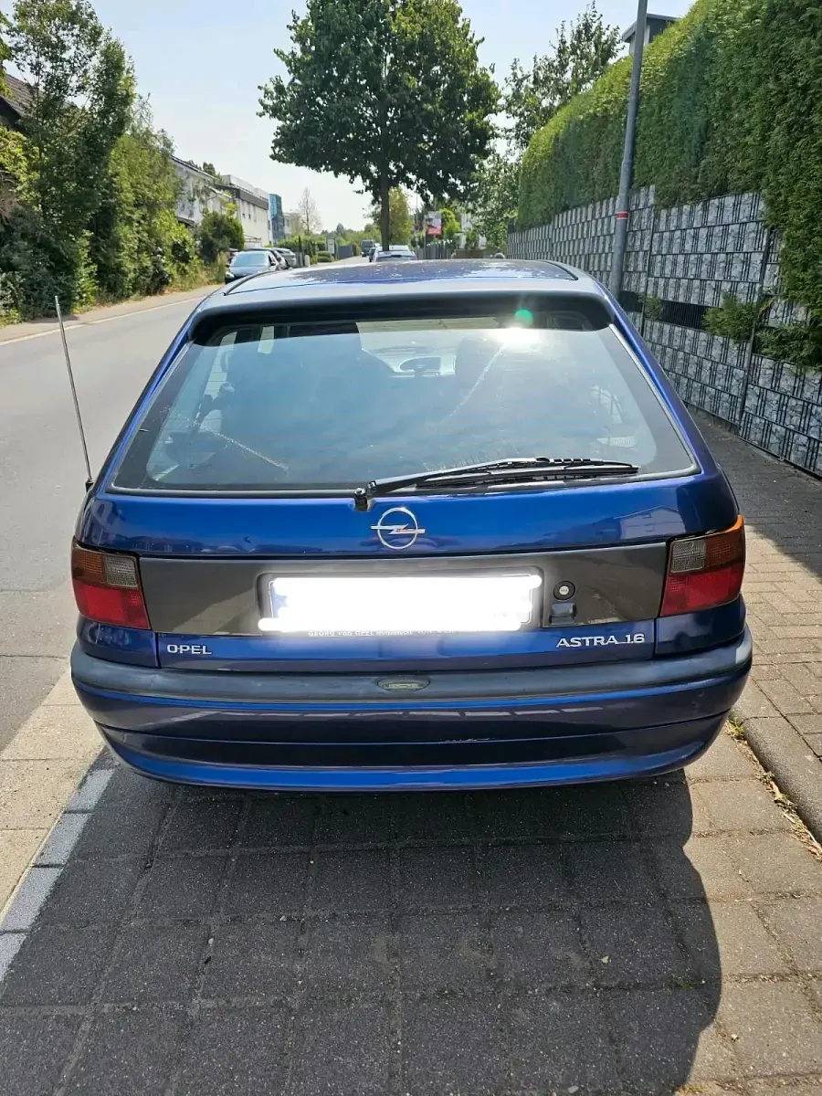 Gebraucht Opel Astra 75 PS (55 kW) 1997 Blau Kleinwagen