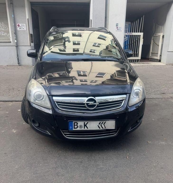 Schwarz Gebraucht 2010 Opel Zafira Selection Van / Kleinbus | 3.300 € (Guter Preis) - Bild 1/4
