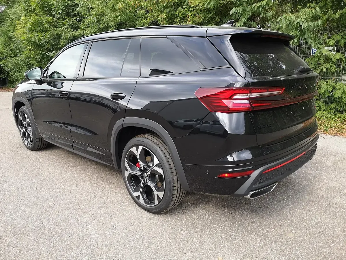 Neu Skoda Kodiaq RS 2026 Black magic perleffekt SUV
