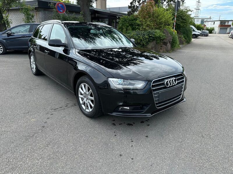 Schwarz Gebraucht 2015 Audi A4 Attraction Kombi | 10.950 € (Guter Preis) - Bild 1/4