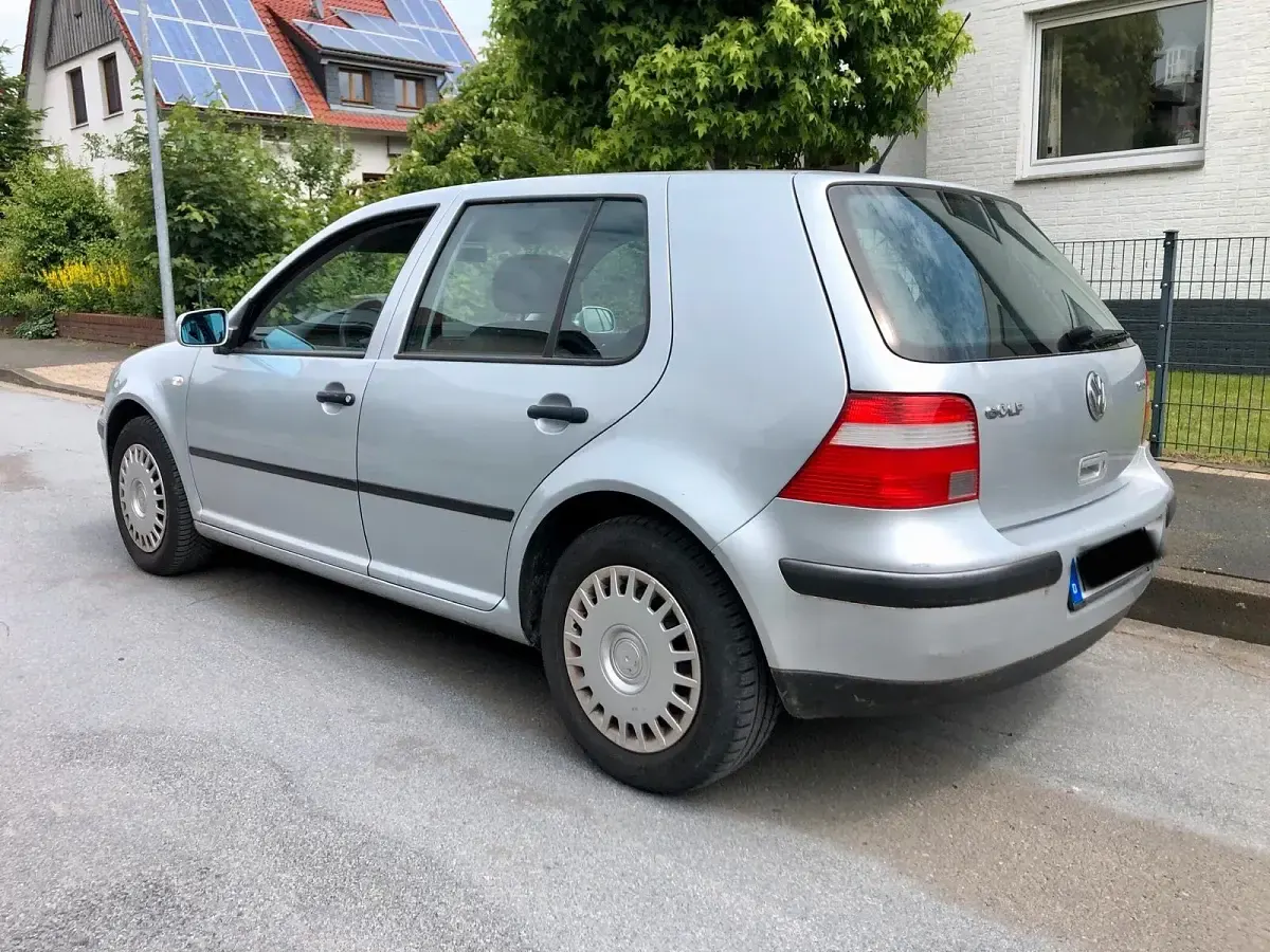 Gebraucht VW Golf IV 110 PS (80 kW) 2002 Silber Kleinwagen