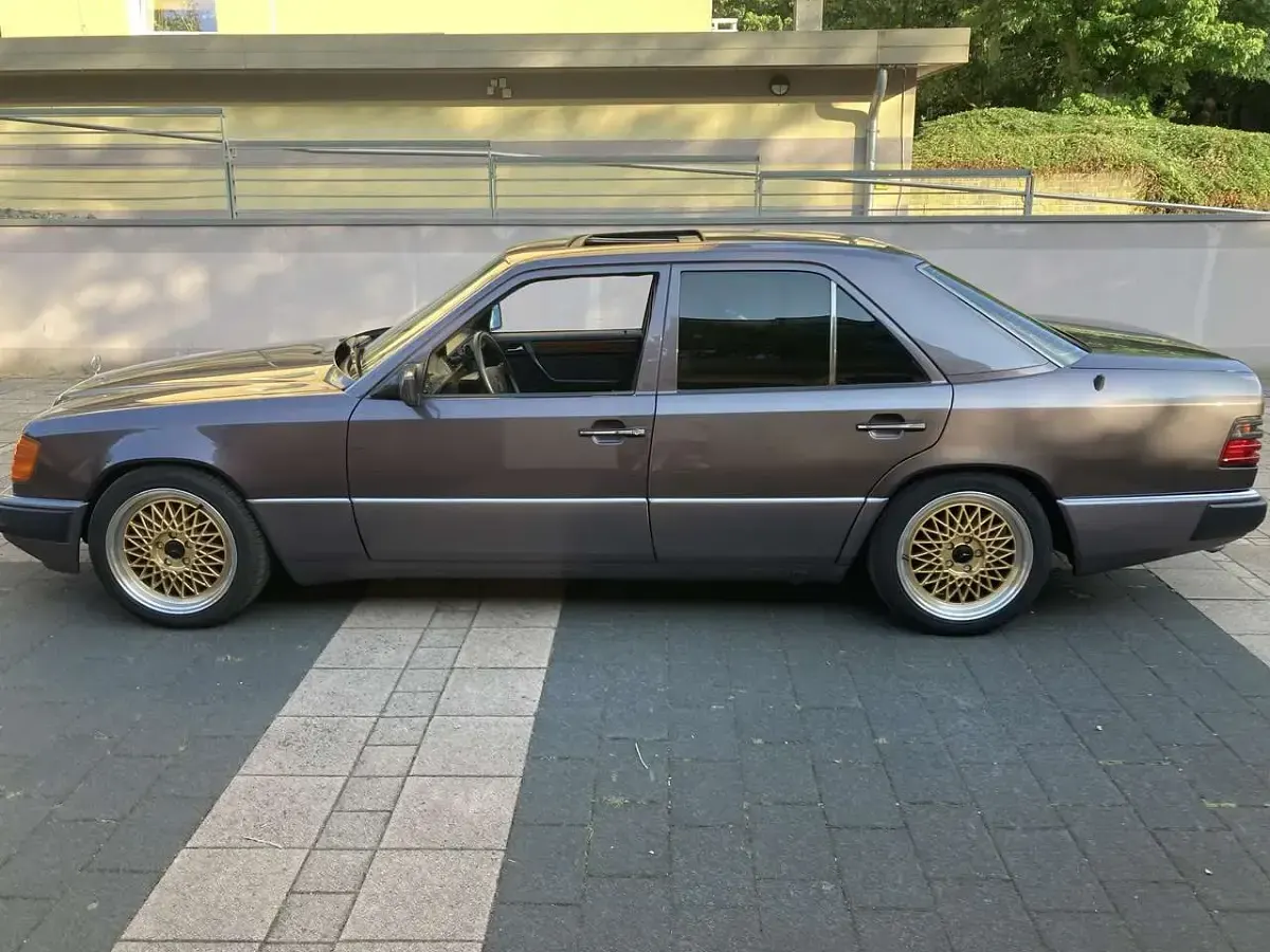 Gebraucht Mercedes E200 118 PS (86 kW) 1992 Limousine