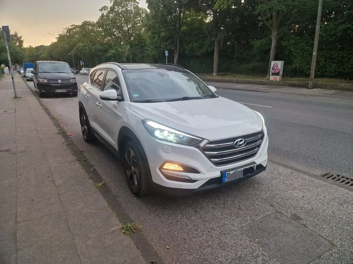 Gebraucht Hyundai Tucson Premium 185 PS (136 kW) 2016 Weiß SUV