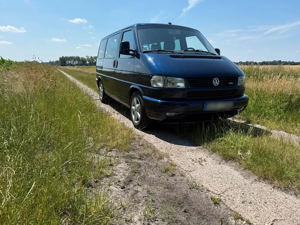Gebraucht VW Caravelle R 151 PS (111 kW) 2001 Blau Van