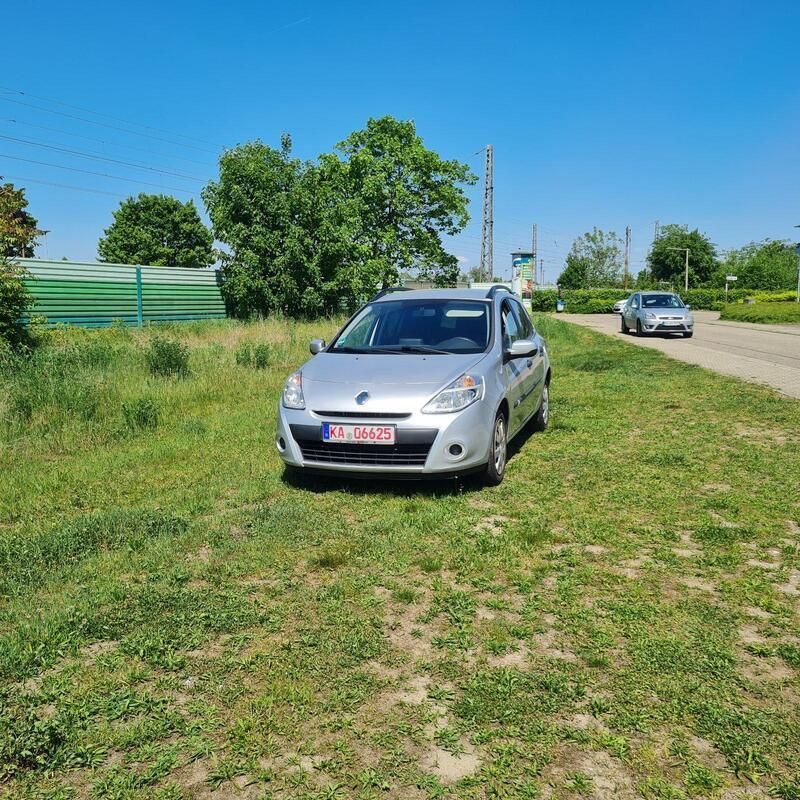 Silber Gebraucht 2012 Renault Clio GrandTour Kombi | 2.999 € (Fairer Preis) - Bild 1/4