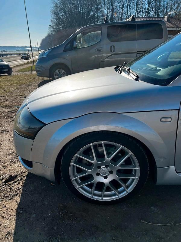 Silber Gebraucht 1998 Audi TT Coupé | 3.000 € (Guter Preis) - Bild 1/3