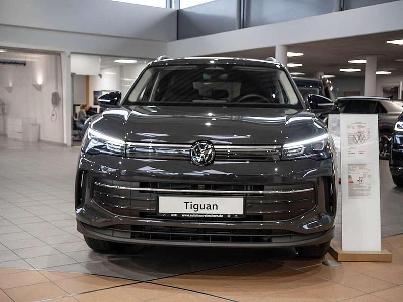 Neu VW Tiguan 150 PS (110 kW) 2026 Uranograu SUV