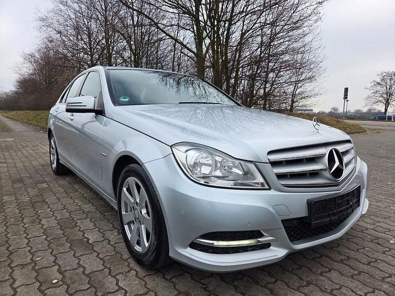 Gebraucht Mercedes C180 156 PS (114 kW) 2011 Silber Limousine