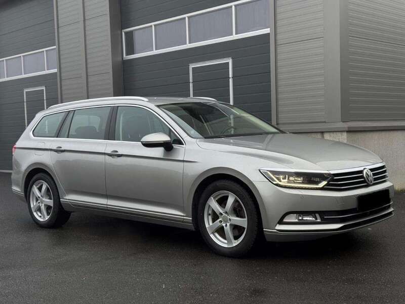 Silber Gebraucht 2015 VW Passat Comfortline Kombi | 7.199 € (Superpreis) - Bild 1/4
