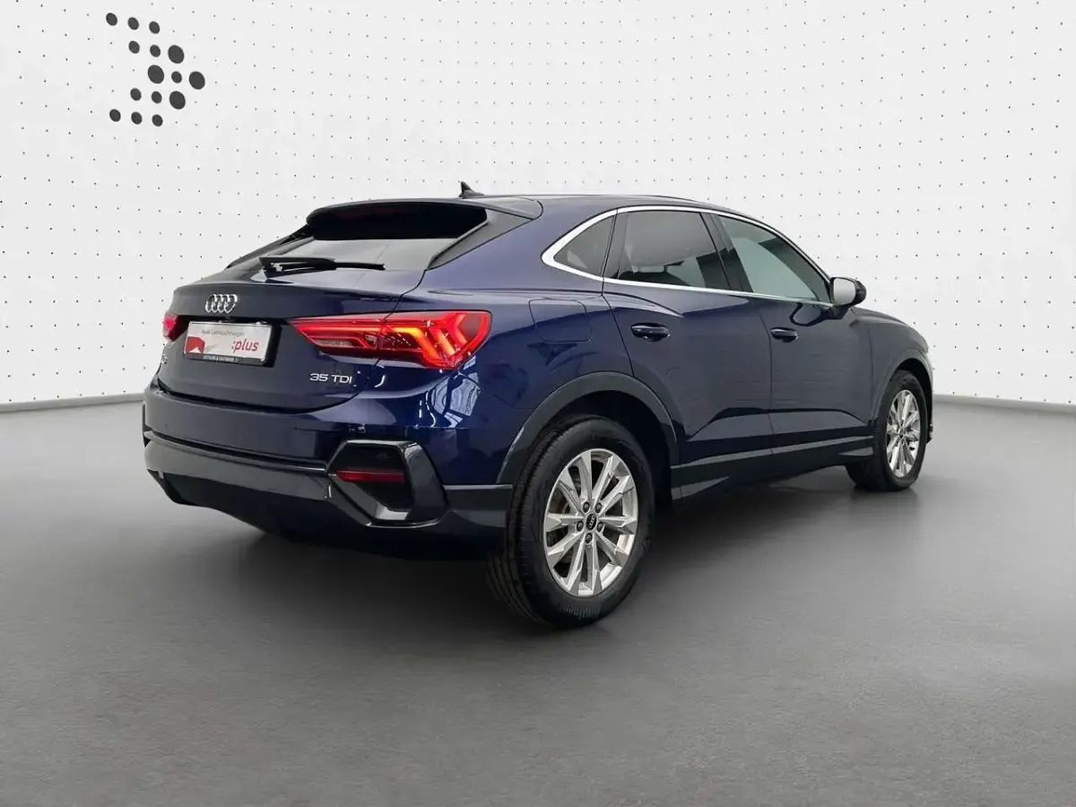 Gebraucht Audi Q3 150 PS (110 kW) 2023 Navarrablau metallic SUV