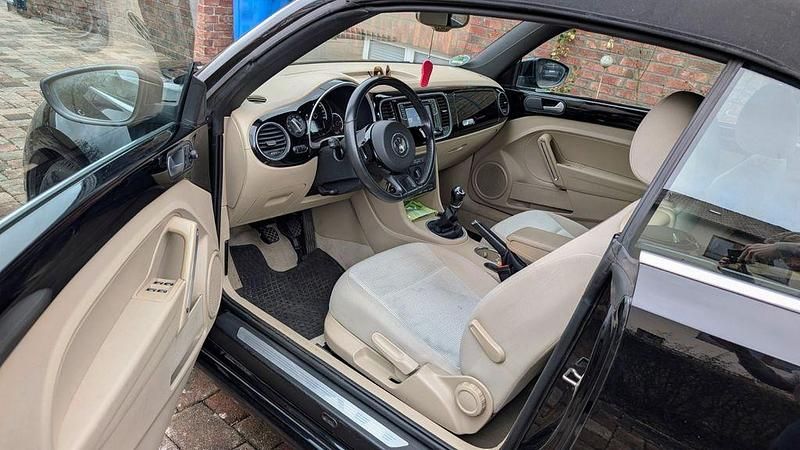 Gebraucht VW Beetle Cabriolet 105 PS (77 kW) 2015 Schwarz Cabrio