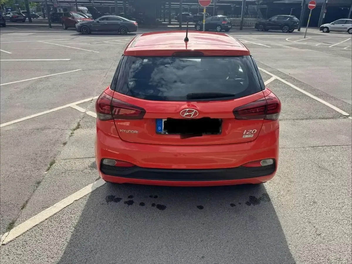 Gebraucht Hyundai i20 Pure 101 PS (74 kW) 2019 Rot Kleinwagen
