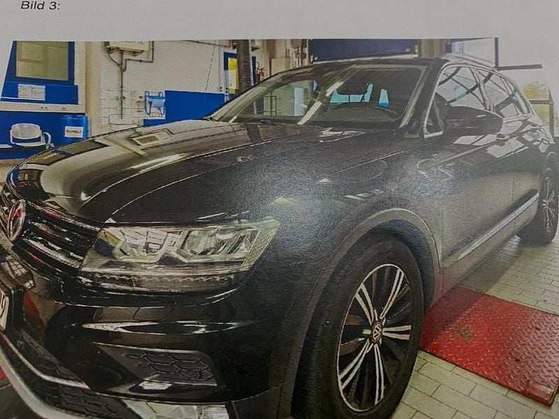 Schwarz Gebraucht 2017 VW Tiguan Highline SUV | 19.200 € (Superpreis) - Bild 1/4