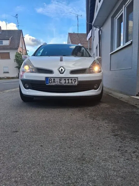 Brugt Renault Clio II Dynamique 101 HK (74 kW) 2008 Hvid Sedan