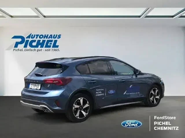 Używany Ford Focus Active X 116 KM (85 kW) 2023 Niebieski Sedan/Limuzyna
