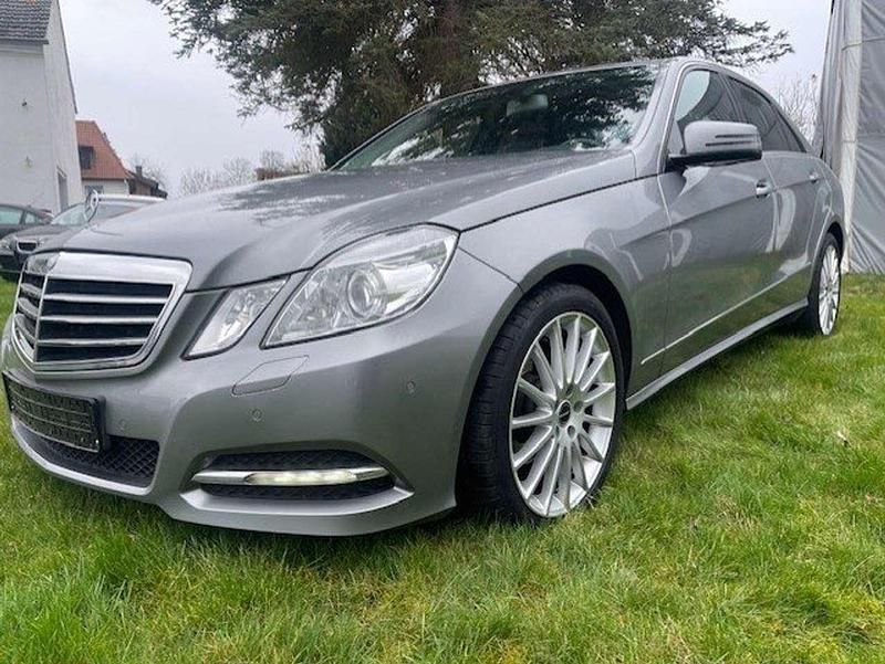Gebraucht Mercedes E200 184 PS (135 kW) 2012 Grau Limousine