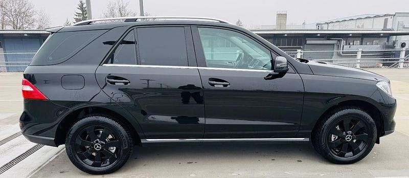 Gebraucht Mercedes ML350 258 PS (189 kW) 2013 Schwarz SUV