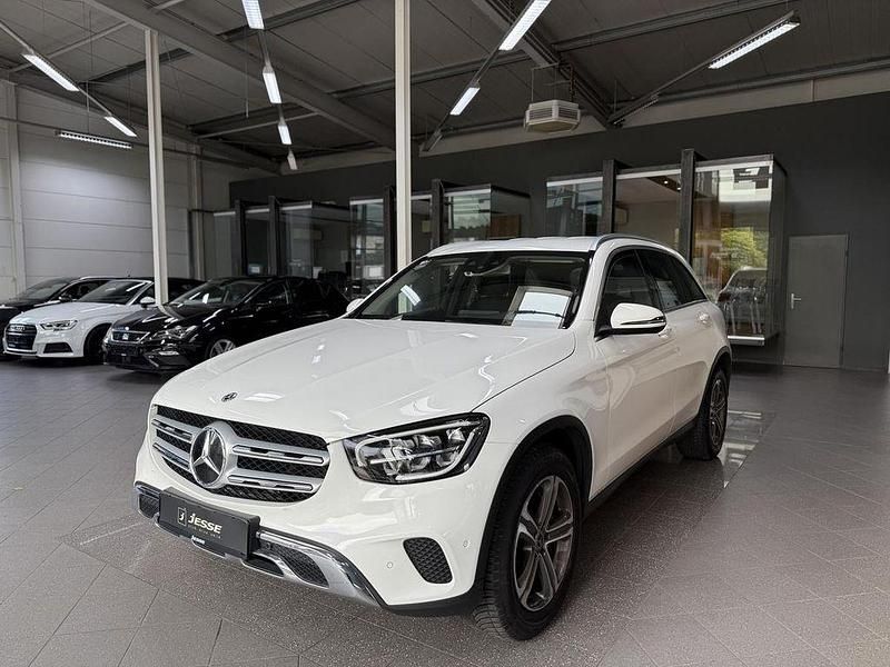 Polarweiss unilack Gebraucht 2020 Mercedes GLC220 SUV | 33.990 € (Guter Preis) - Bild 1/4