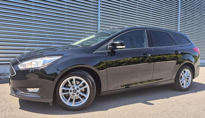 Schwarz Gebraucht 2017 Ford Focus Trend Kombi | 6.700 € (Fairer Preis) - Bild 1/4