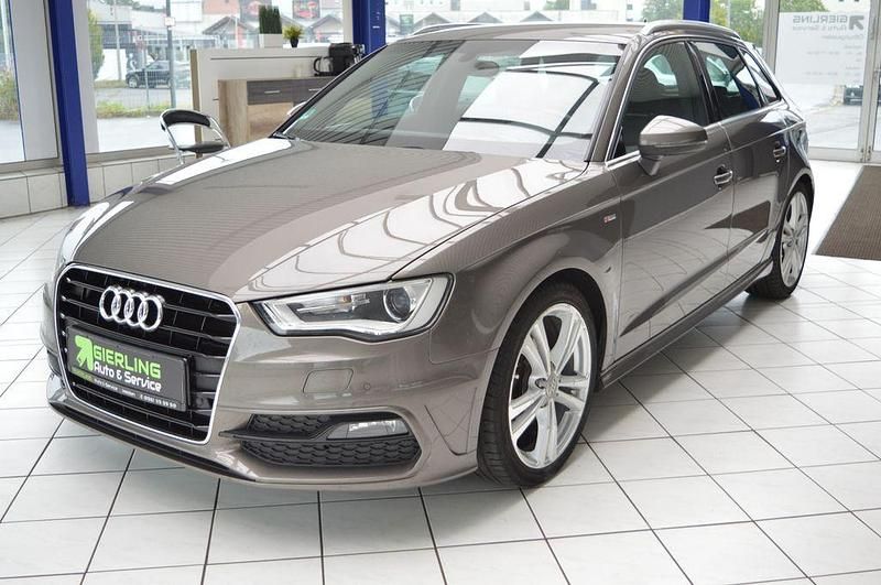 Grau Gebraucht 2015 Audi A3 Sportback S-Line Limousine | 10.999 € (Superpreis) - Bild 1/4