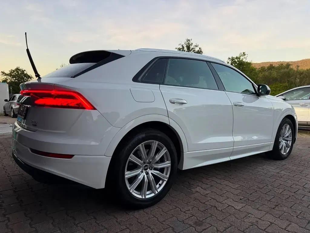 Gebraucht Audi Q8 Sport 286 PS (210 kW) 2021 Weiß SUV