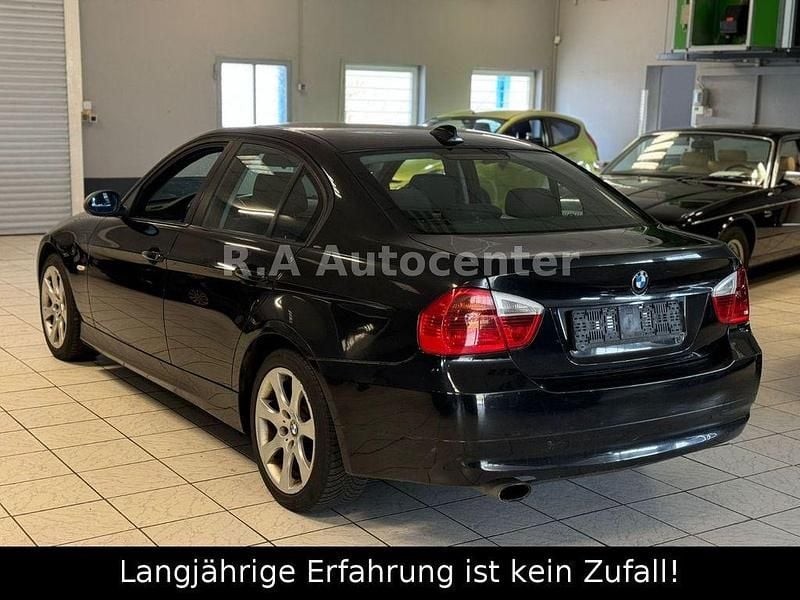 Usata BMW 318 143 CV (105 kW) 2008 Nero Berlina