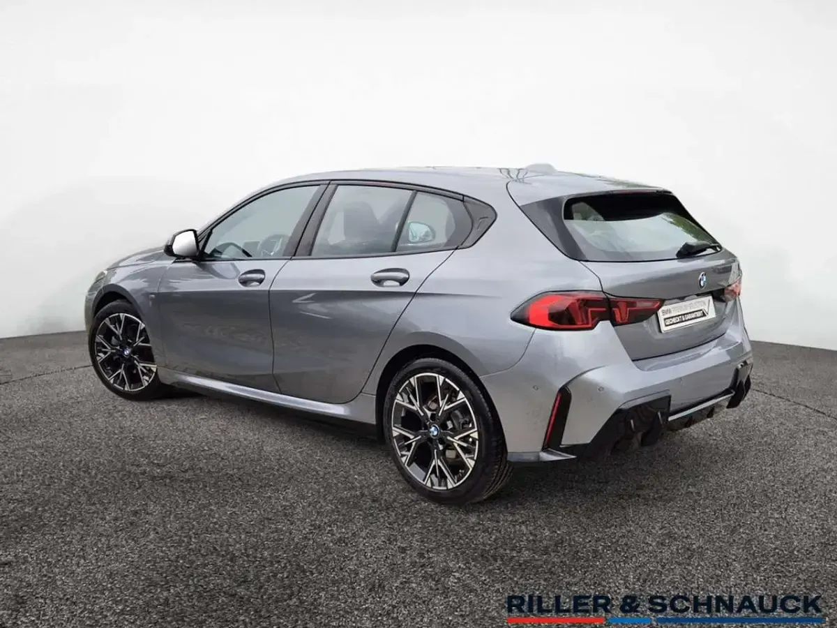 Gebraucht BMW 120 M Sport 170 PS (125 kW) 2025 Skyscraper grau Kleinwagen