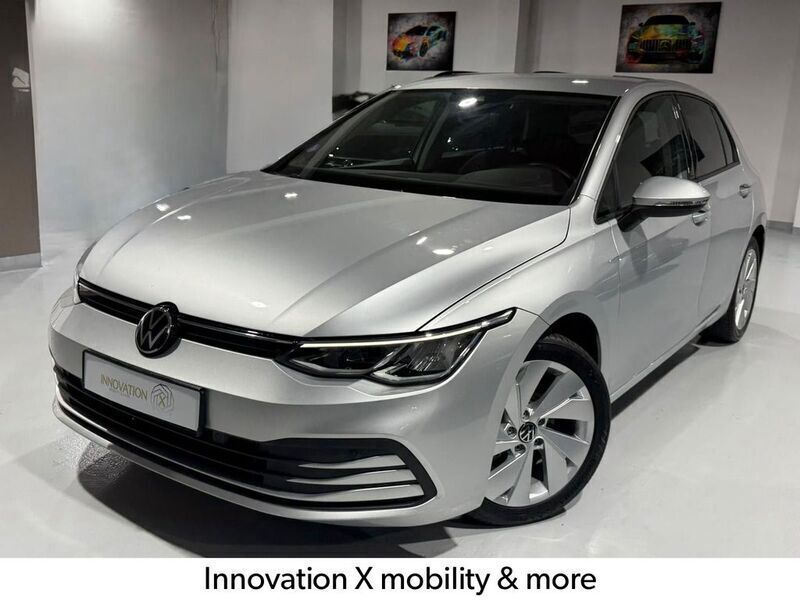 Silber Gebraucht 2021 VW Golf VIII Life Limousine | 21.950 € (Fairer Preis) - Bild 1/4