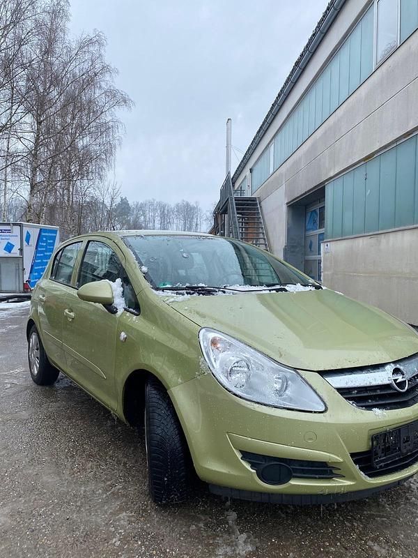 Grün Gebraucht 2007 Opel Corsa Kleinwagen | 2.000 € (Guter Preis) - Bild 1/4