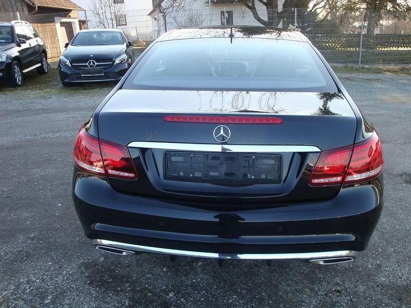 Gebraucht Mercedes E200 Sport 184 PS (135 kW) 2013 Schwarz Coupé