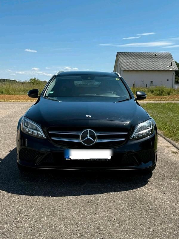 Schwarz Gebraucht 2018 Mercedes C220 Kombi | 18.200 € (Guter Preis) - Bild 1/4