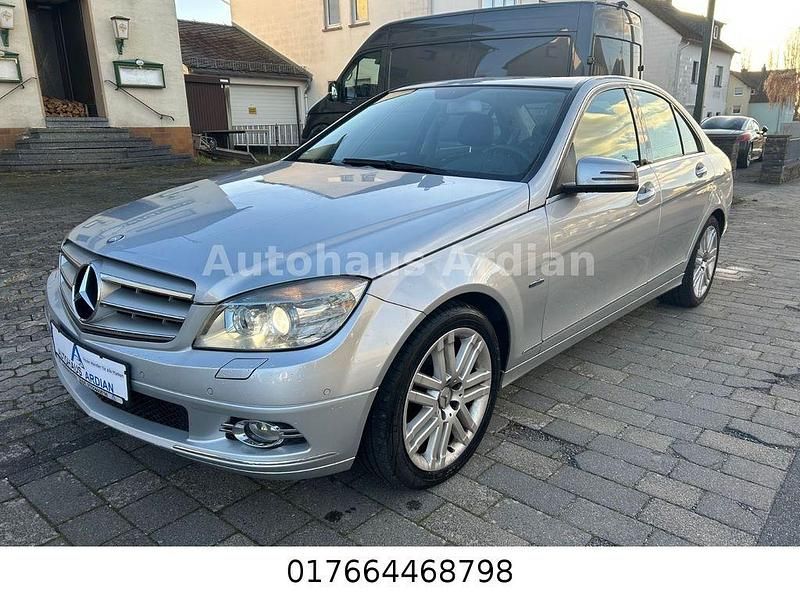 Gebraucht Mercedes C250 204 PS (150 kW) 2009 Silber Limousine