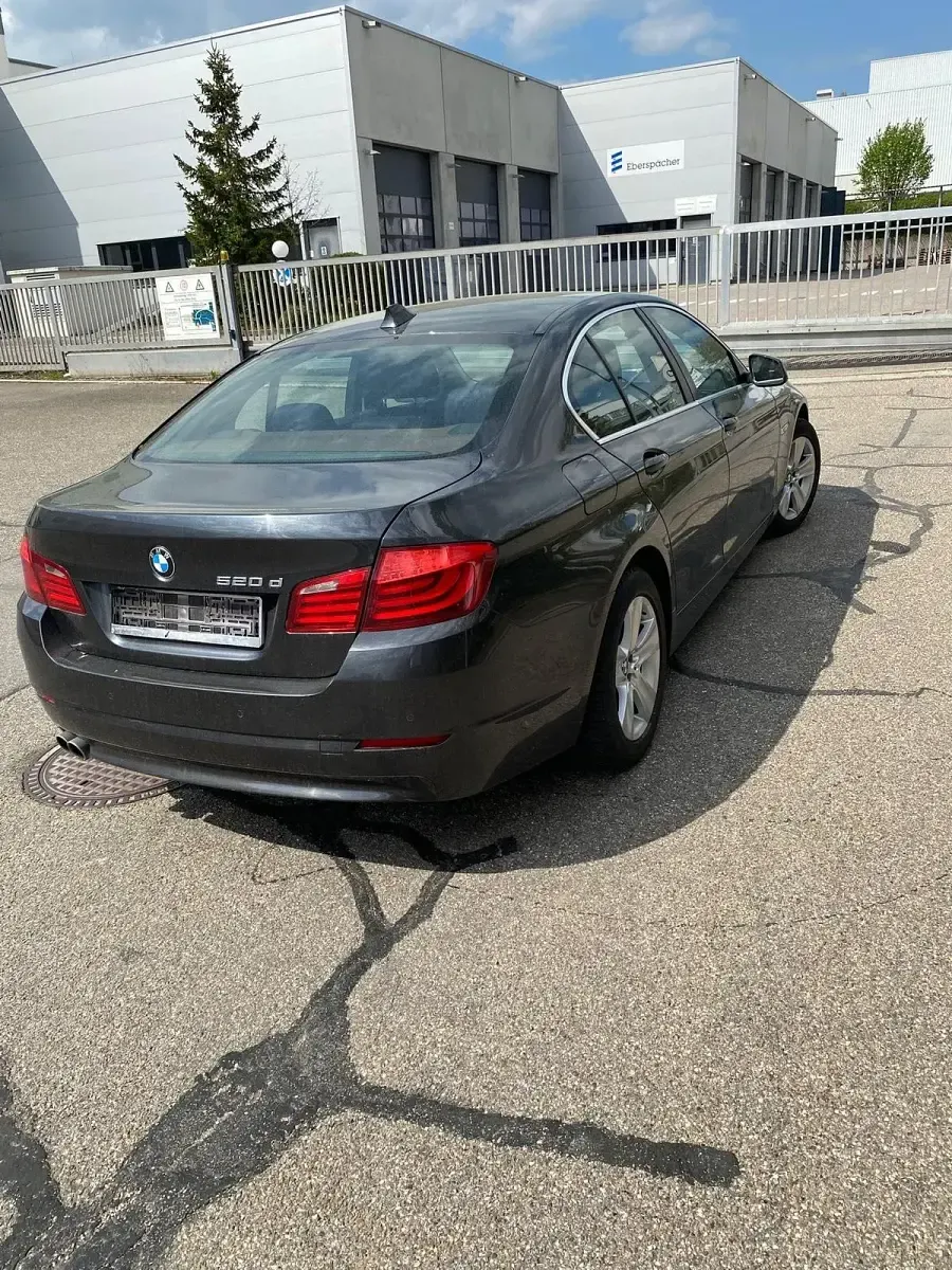 Gebraucht BMW 520 184 PS (135 kW) 2013 Schwarz Limousine