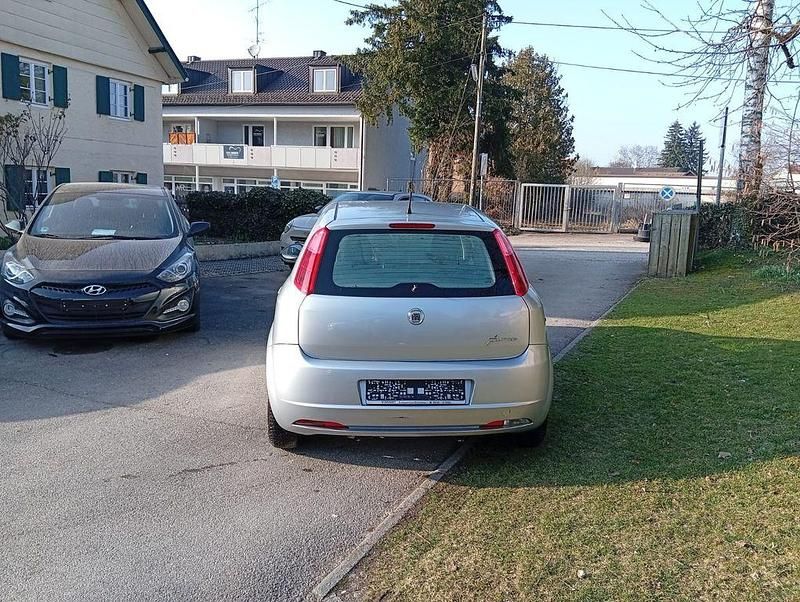 Gebraucht Fiat Punto Dynamic 77 PS (56 kW) 2008 Blau Kleinwagen